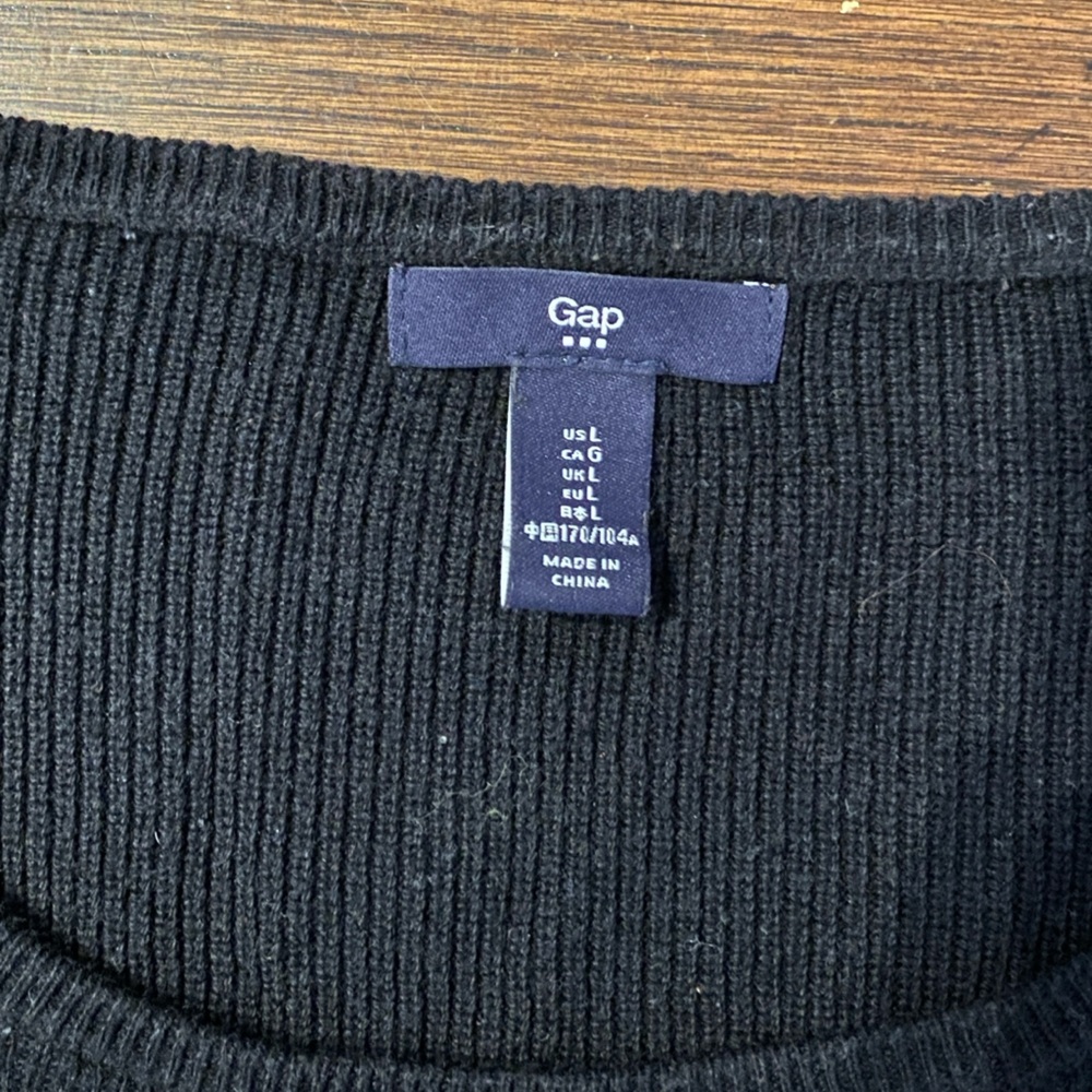 Gap Basic Sweater - Picture 4 of 4